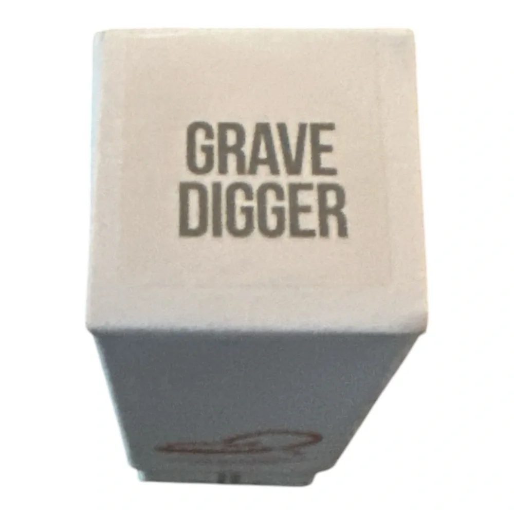 Jeffree Star Cosmetics Velvet Trap Lipstick – Grave Digger (NEW)